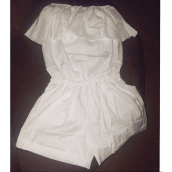 Ladies white romper sz Small - Picture 3 of 3